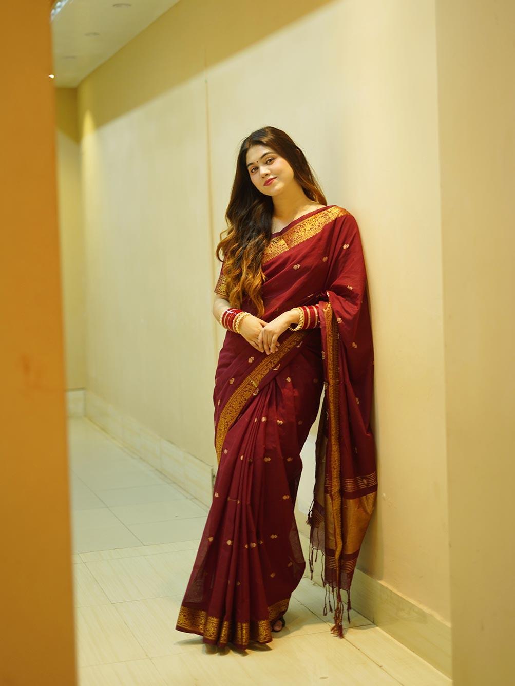 ক্লাসিক সুতি শাড়ি