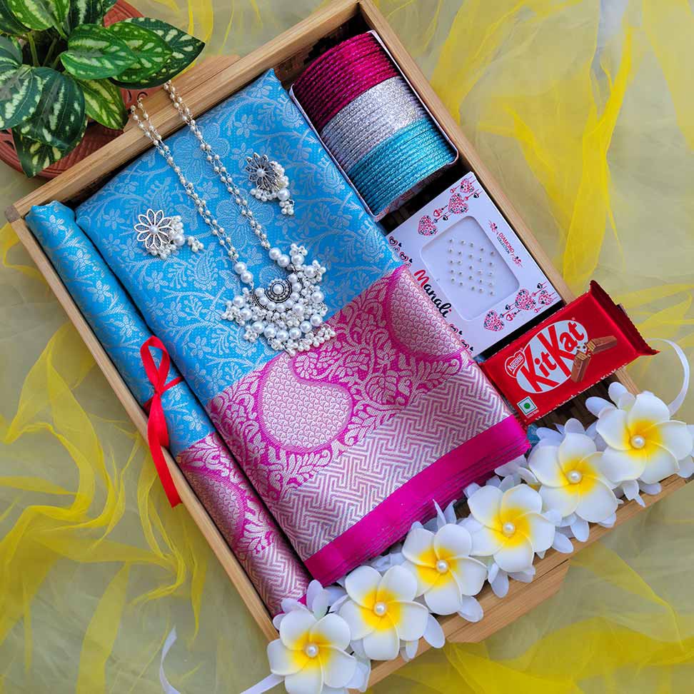 চমৎকার সাজে প্রিয়তমা